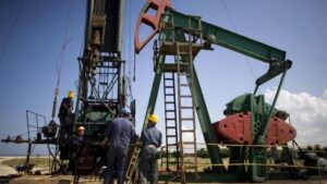 Petróleo de Texas vuelve a superar los 100 dólares