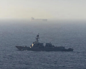 EE. UU. intercepta buque en el mar Arábigo y lo libera tras descartar vínculo con Irán