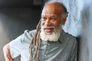 Muere Ernie Smith, ícono del reggae jamaicano, a los 80 años