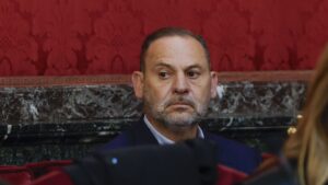 José Luis Ábalos enfrenta juicio por corrupción en Madrid en medio de presión política al Gobierno
