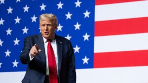 Donald Trump amenaza con “volarlo todo” si Irán no llega a un acuerdo este lunes