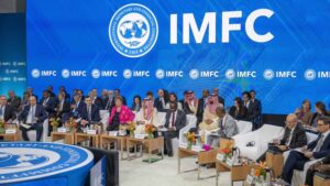 FMI subraya alza en gasto militar y alerta déficit