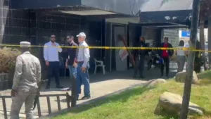 Ingeniero José Lockhart, en compañía de empresas extranjeras inician inspección en ruinas del Jet Set