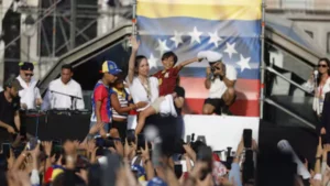 Machado dice en Madrid que Venezuela está cerca del cambio