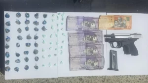 Operativos policiales dejan drogas, armas y varios detenidos en distintas provincias