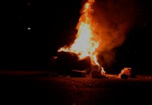 Habitantes de Paraíso continúan las protestas por apagones