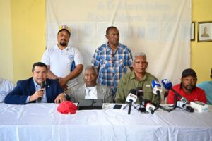 Buhoneros rechazan desalojo en la Duarte con París y exigen reubicación