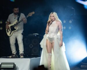 Rose Elena debuta con éxito en República Dominicana con concierto en el Teatro La Fiesta