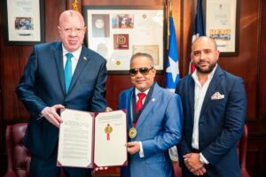Senado de Puerto Rico reconoce trayectoria de Héctor Acosta “El Torito”