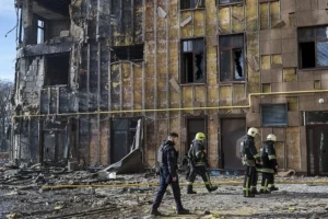 Al menos cinco muertos en un nuevo ataque a Ucrania lanzado por Rusia durante el día