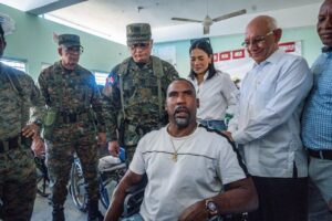MIDE realiza operativo de salud en Montecristi y anuncia escuela vocacional