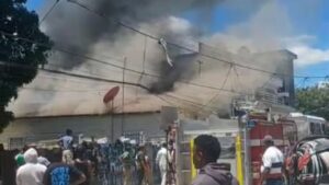 Incendio afecta dos viviendas en Villa Flores, San Juan de la Maguana