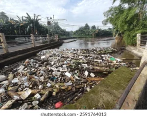 Acumulación de desechos y crisis climática: El riesgo del Gran Santo Domingo ante la temporada ciclónica