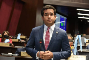 Omar Fernández respalda eliminar anticipos a microempresas