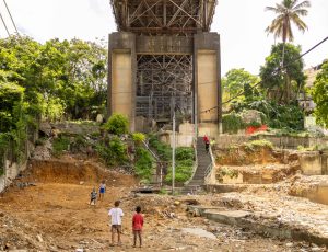 Puente de la 17 entra en fase de sustitución de estructuras metálicas