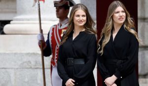 Leonor proyecta imagen de futura reina ante el Papa