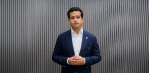 Omar Fernández alerta sobre indexación salarial del Gobierno: “Si no estás atento, te meten un golazo” 