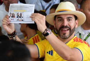 Conteo preliminar da la victoria presidencial a Abelardo de la Espriella en Colombia