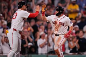Durbin lidera remontada y Medias Rojas vencen a los Yankees en Fenway Park