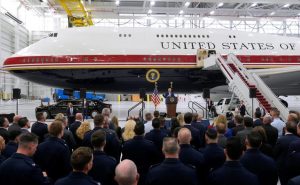 Trump presenta el nuevo Air Force One valorado en 400 millones de dólares
