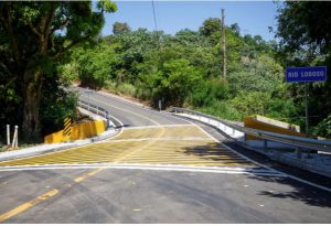 Abinader inaugura carretera que impulsa producción y ecoturismo en la sierra de Santiago