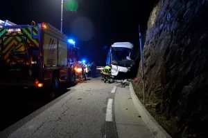 Al menos siete muertos tras accidente de autobús con equipo de baloncesto en Brasil