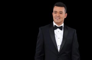 Artistas se unen en cadena de oración por la salud de Alex Bueno