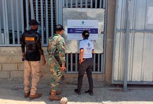 Detienen comerciante por presuntas violaciones sanitarias