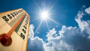 Lluvias, tronadas y calor marcarán las condiciones del tiempo este martes