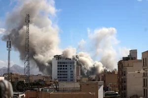 EE.UU. bombardea Irán tras el ataque de Teherán a un buque en el estrecho de Ormuz
