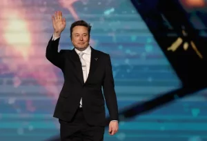 Elon Musk podría convertirse en el primer billonario del mundo