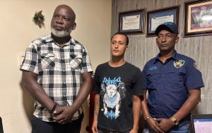 Joven se entrega al Dicrim en Monte Plata tras ser requerido por orden de arresto