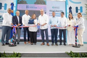 Abinader entrega remozado Hospital Antonio Trueba en Santiago