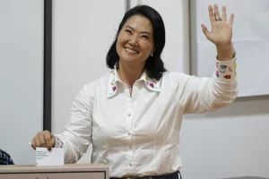 Keiko Fujimori amplía ventaja sobre Roberto Sánchez en cerrado conteo electoral de Perú