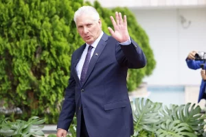 Mandatario cubano llama al diálogo ante tensiones con Estados Unidos