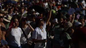 Medio millón de fieles acompañan al papa León XIV en su primera vigilia