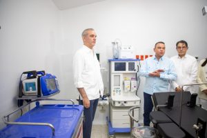 Presidente Abinader entrega el remozado Hospital Periférico Monte Adentro Dr. Antonio Trueba en Santiago