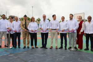 Abinader inaugura Bulevar de la Salud en Bajos de Haina