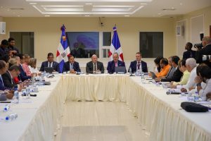 Comisión Bicameral escucha opiniones sobre proyecto de crecimiento económico.