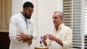 Abinader felicita a Karl-Anthony Towns tras conquistar campeonato de la NBA