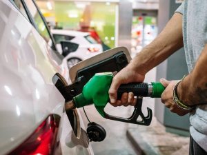 Gobierno mantiene sin variación los combustibles esenciales