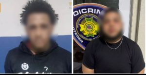 Policía ocupa armas ilegales y arresta a dos hombres en hechos separados en Santiago