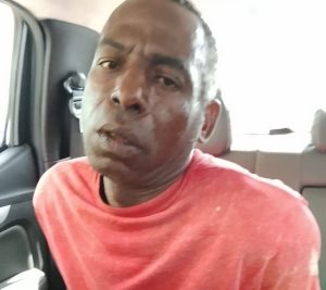 Encuentran cadáver de hombre con heridas de arma blanca dentro de una residencia en Villa Francisca