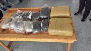 Arrestan hombre con 37 paquetes de marihuana en Barahona