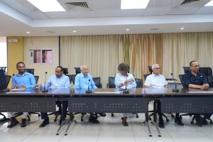 Rector de la UASD entrega insumos a grupos culturales previo a la gala “Profesor del Año” en el Teatro Nacional