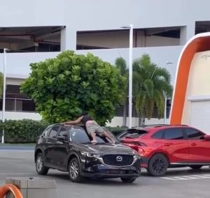 El viral “no me dejes” no era por amor: hombre intentaba evitar quedarse sin sus pertenencias