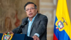 Petro alega "muchas irregularidades" tras el triunfo preliminar de De la Espriella