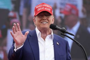 Gobierno de Trump plantea fuerte alza en el costo para solicitar la ciudadanía estadounidense