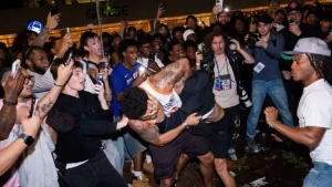 Detienen a 21 personas tras incidentes en celebración de aficionados de los Knicks en NY