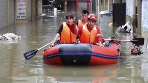 Más de 9,000 evacuados por lluvias en el centro de China